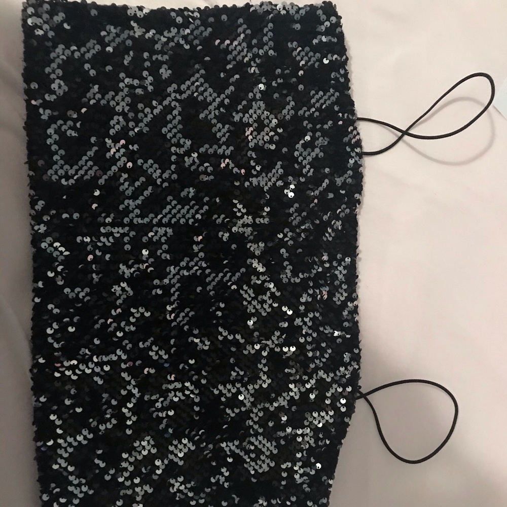 Garage Sparkly Black Top